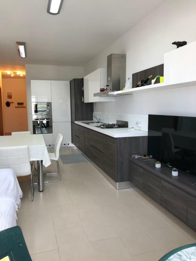 Modern Apartment With Sea View Mellieħa Esterno foto